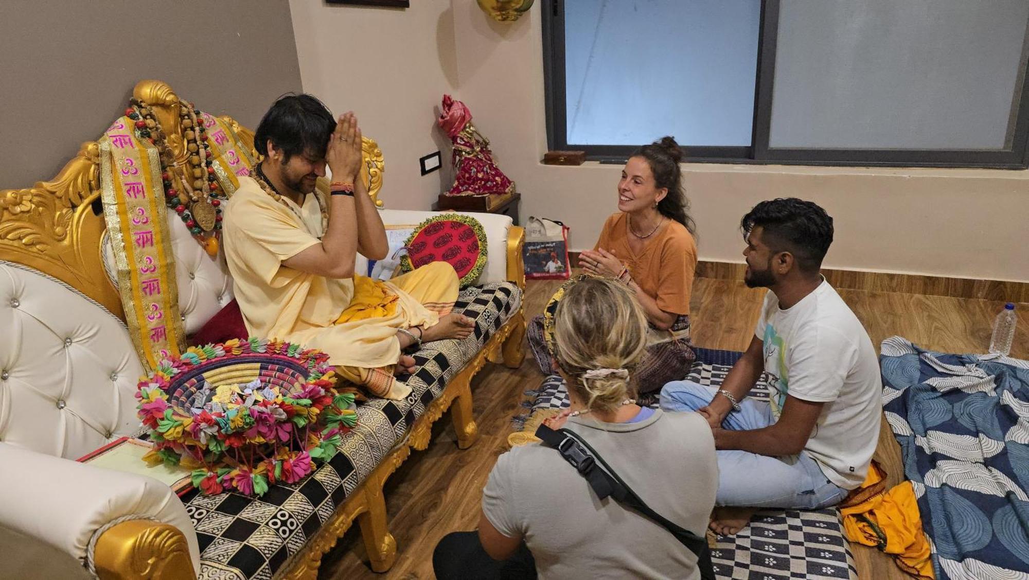 קג'ורהו Karma Hostel מראה חיצוני תמונה